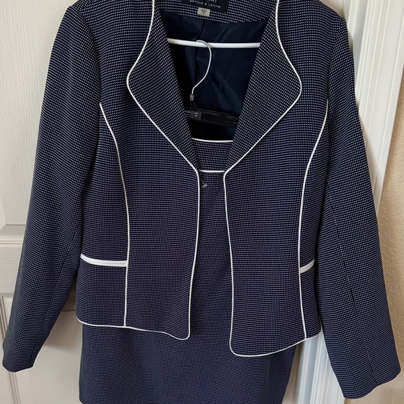 Tahari Arthur S Levine Suit - Picture 1 of 16